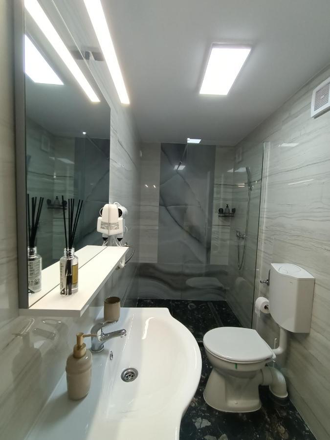 Hotel Casa Tiky Timisoara Esterno foto