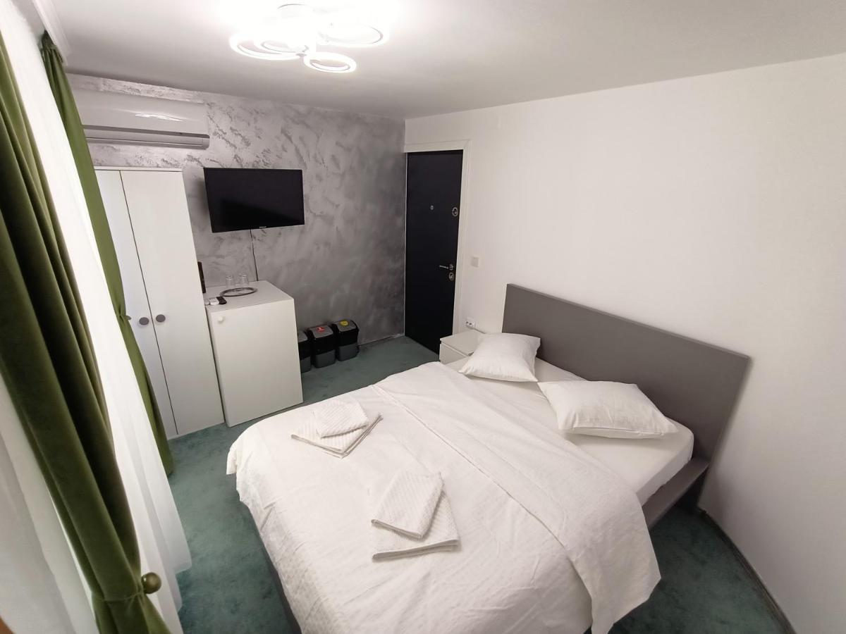 Hotel Casa Tiky Timisoara Esterno foto