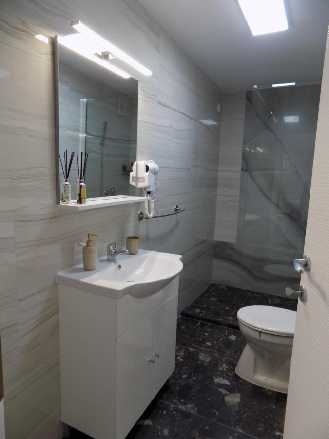 Hotel Casa Tiky Timisoara Esterno foto