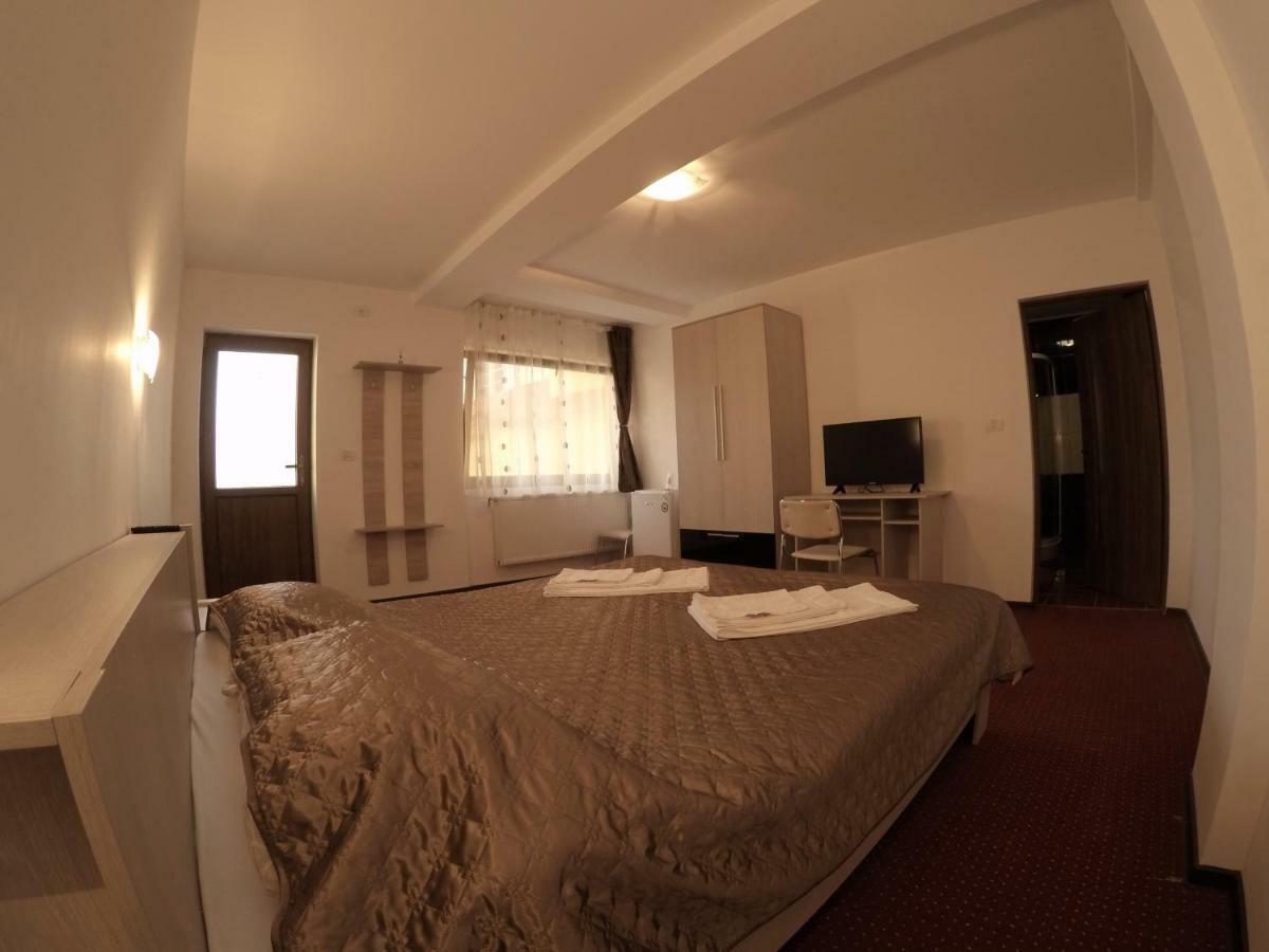 Hotel Casa Tiky Timisoara Esterno foto