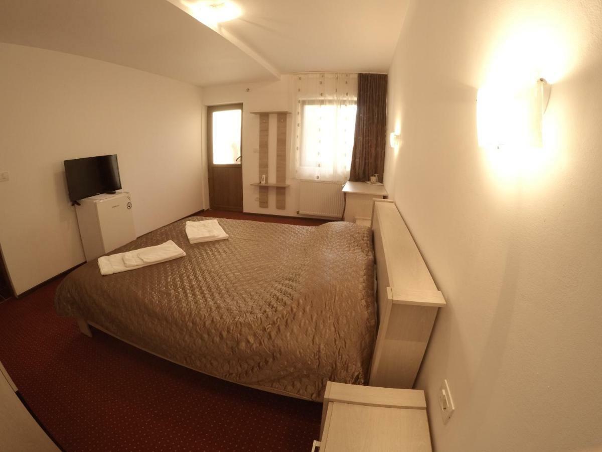Hotel Casa Tiky Timisoara Esterno foto