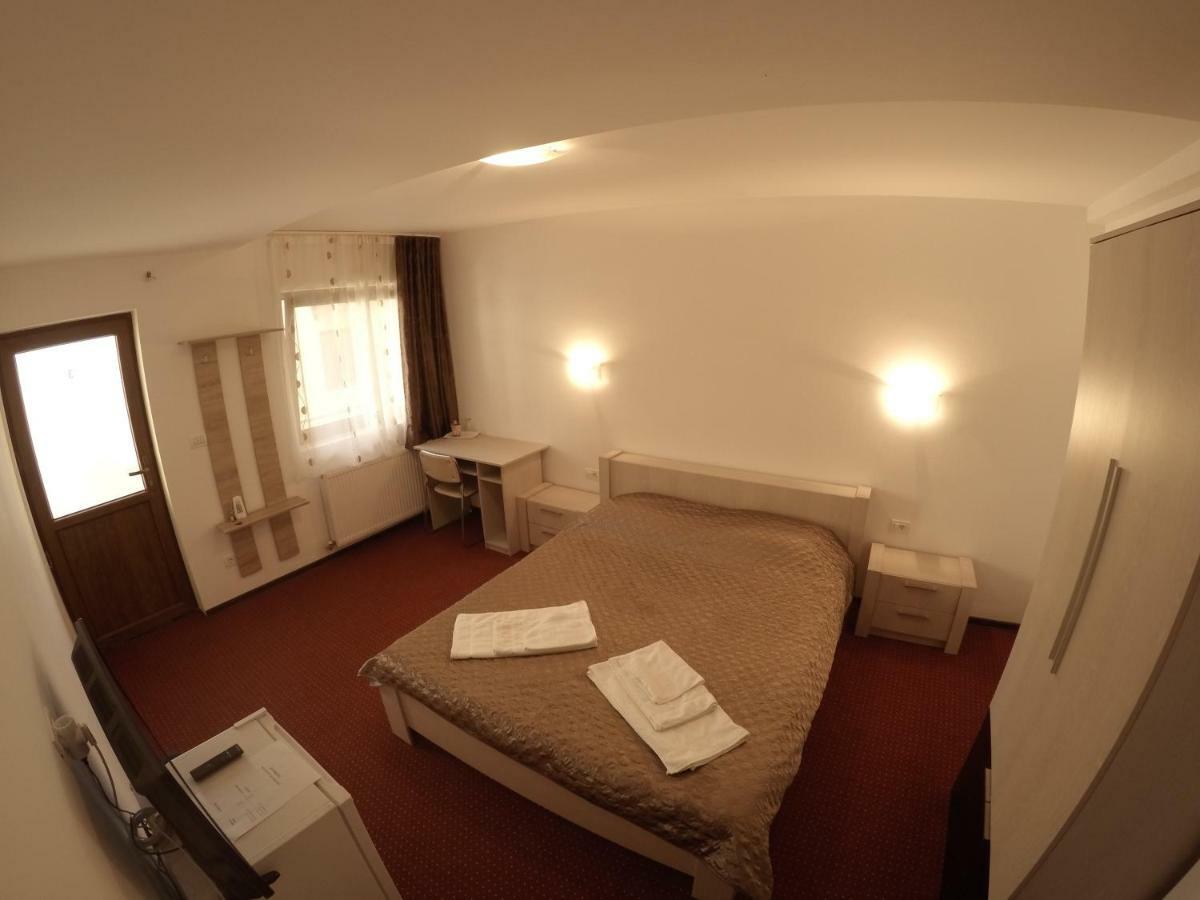 Hotel Casa Tiky Timisoara Esterno foto