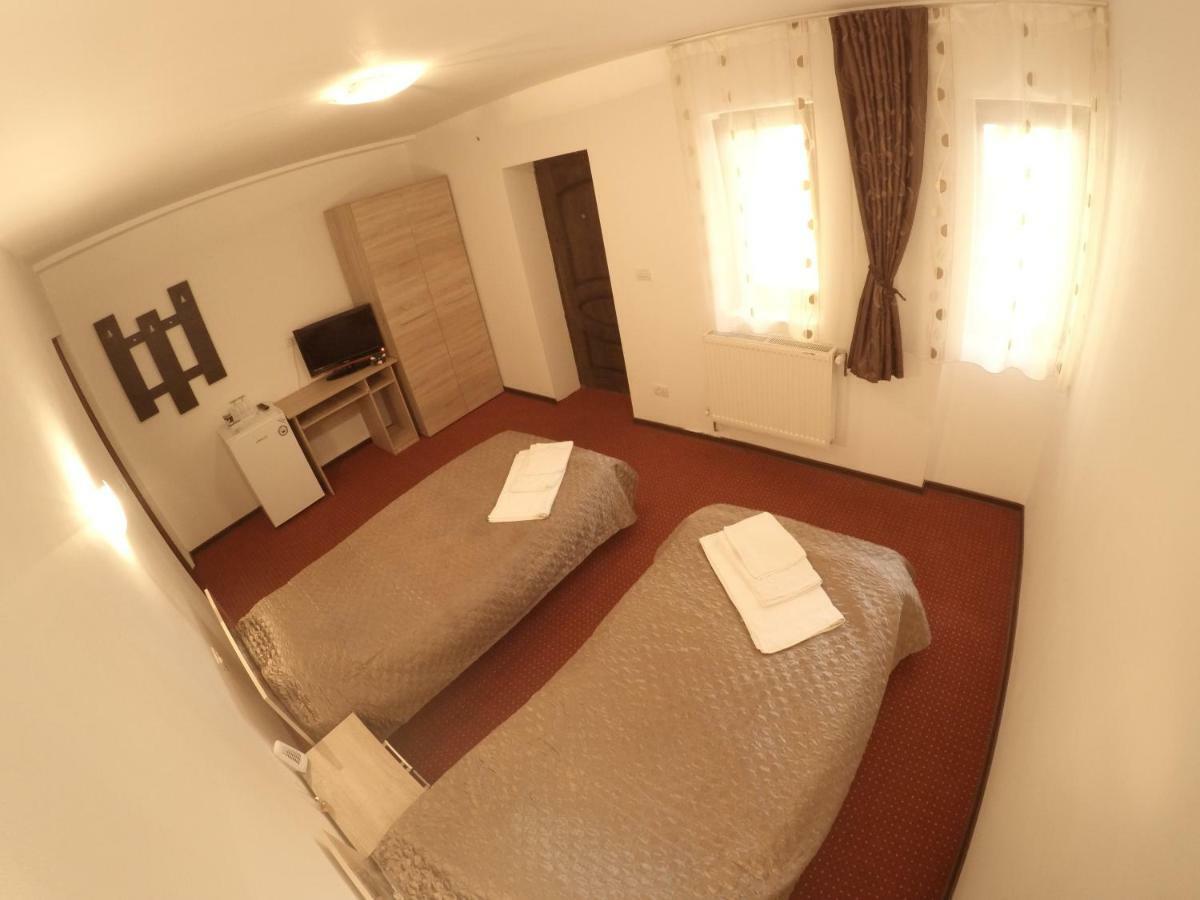 Hotel Casa Tiky Timisoara Esterno foto