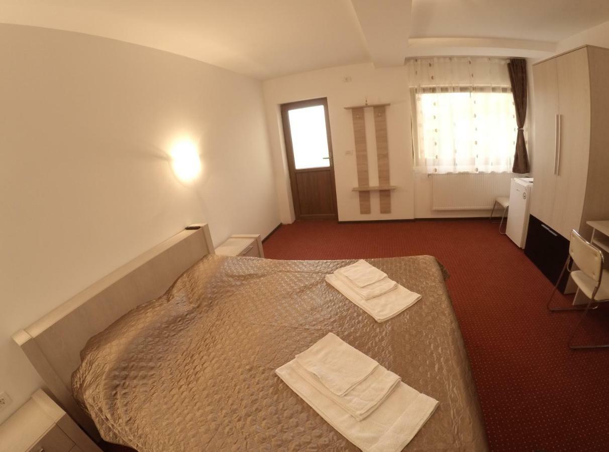 Hotel Casa Tiky Timisoara Esterno foto