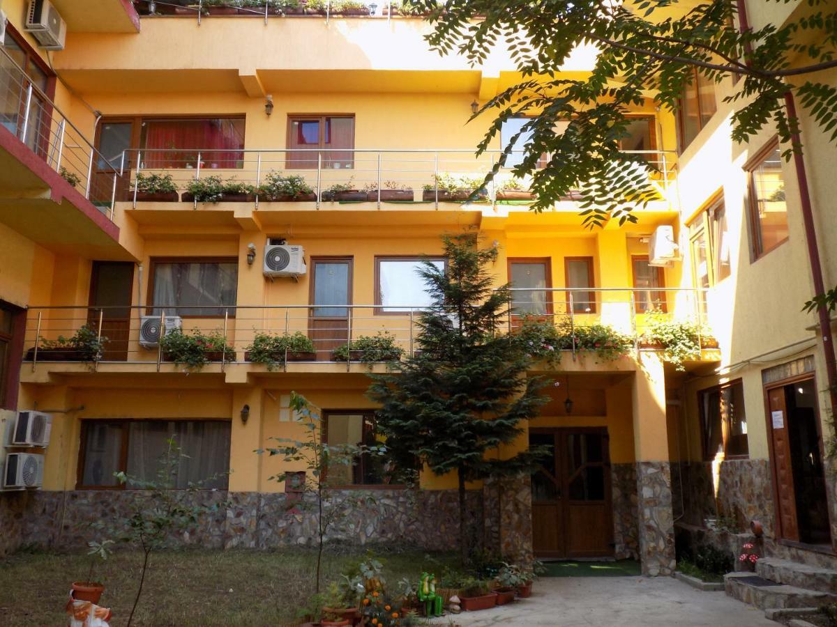 Hotel Casa Tiky Timisoara Esterno foto