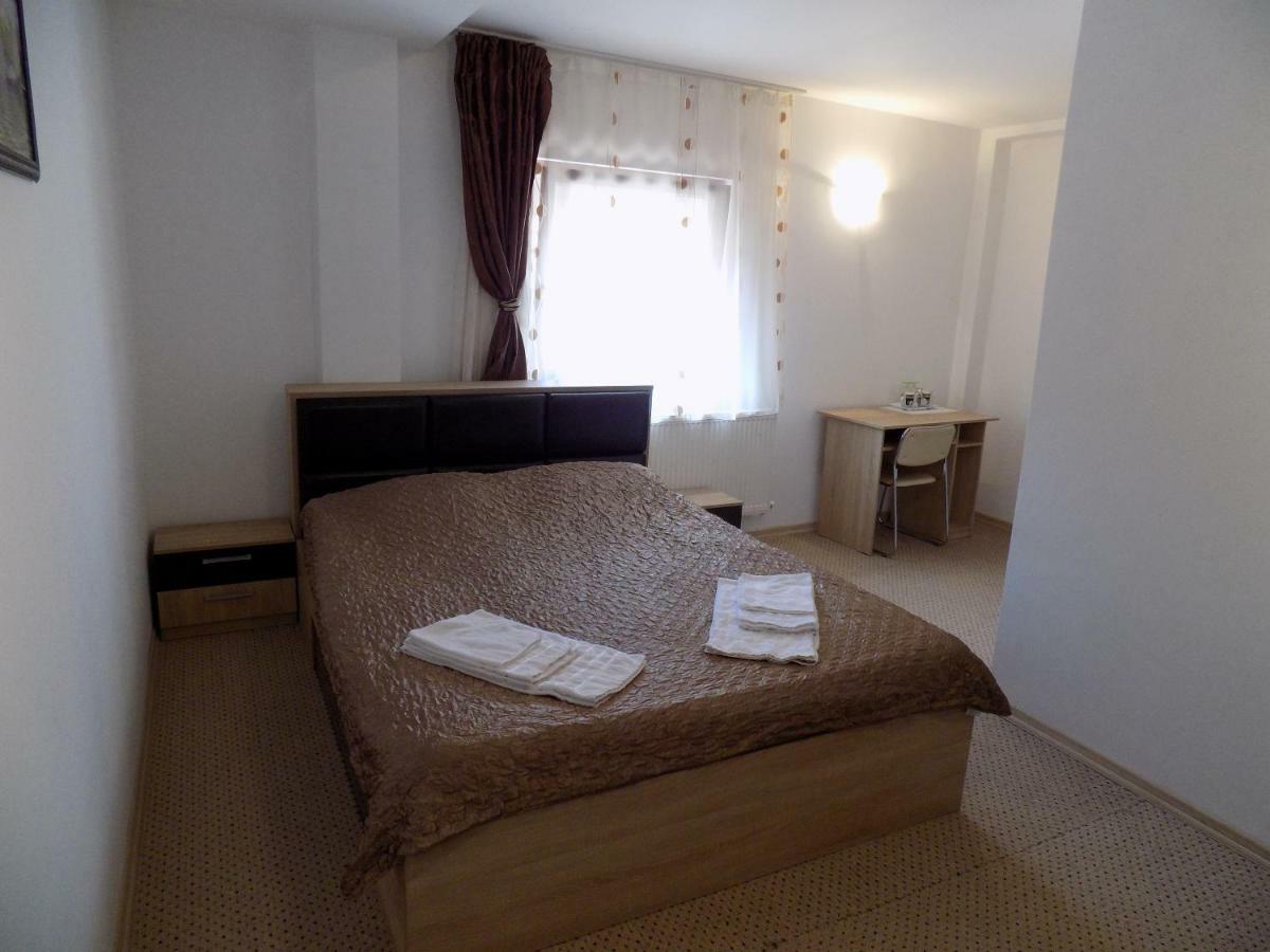 Hotel Casa Tiky Timisoara Esterno foto