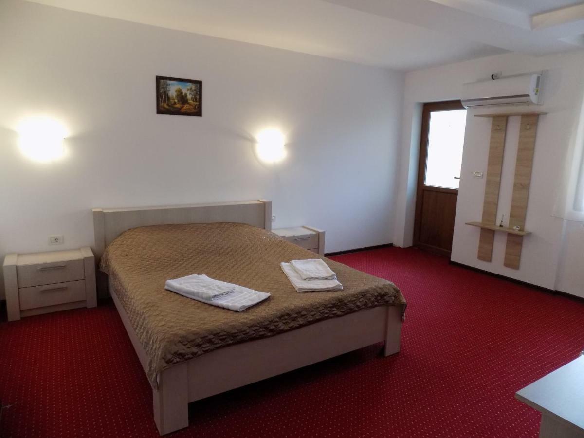 Hotel Casa Tiky Timisoara Esterno foto