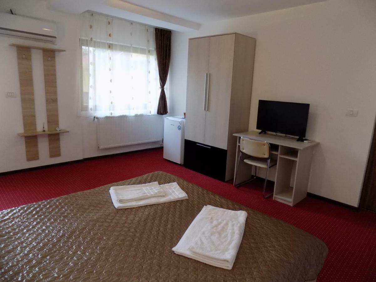 Hotel Casa Tiky Timisoara Esterno foto